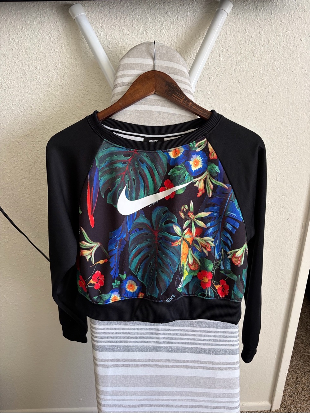Nike Black Cropped Sweatshirt with Tropical Floral Panel - Picture 1 of 3